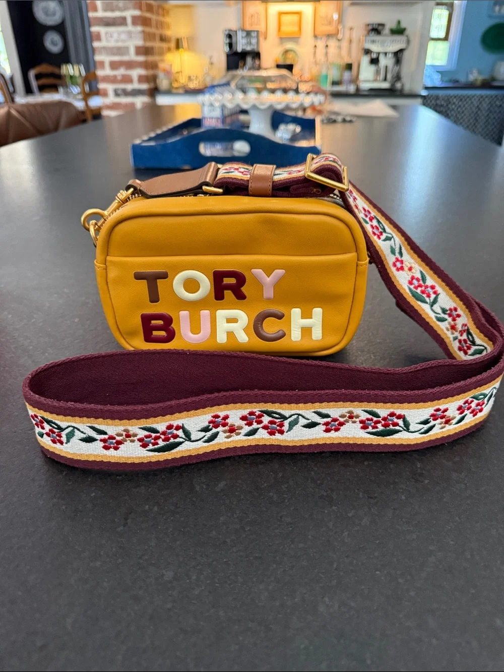 Tory Burch compact tory